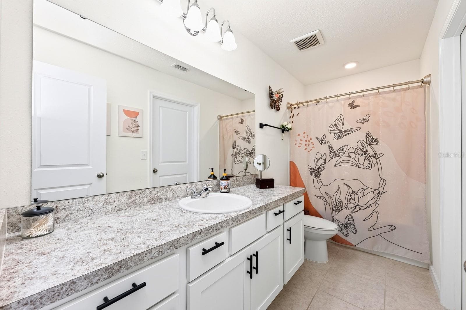 The Primary en suite Bath - 1961 HEMINGWAY CIR, GROVELAND