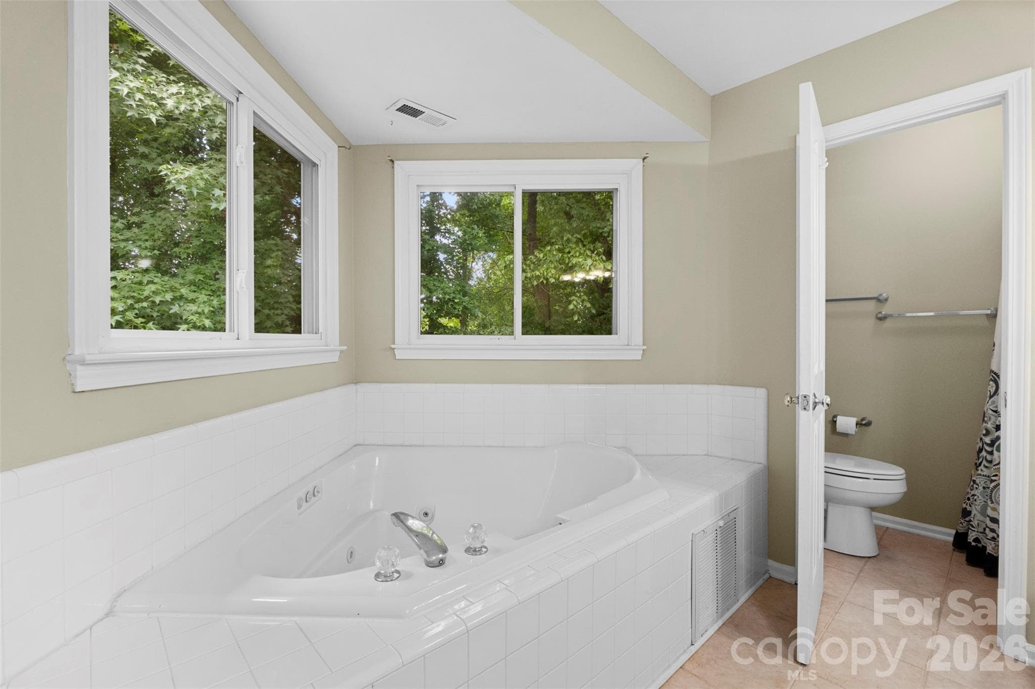 Single Family Residence at 8610 Forest Shadow Circle, Cornelius, photo 18 of 29