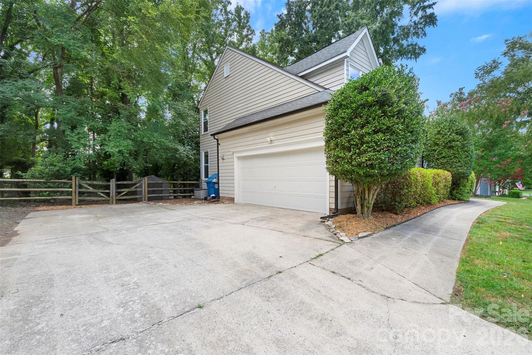 Single Family Residence at 8610 Forest Shadow Circle, Cornelius, photo 23 of 29