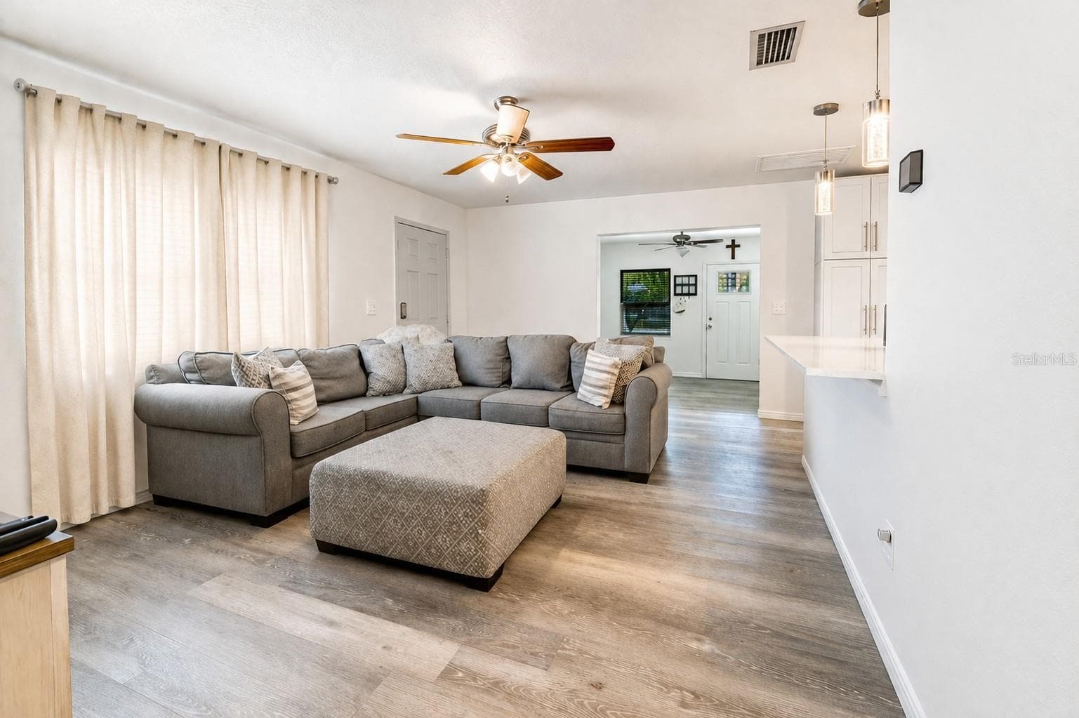 Single Family Residence at 7407 MOUNT VERNON RD, TAMPA, photo 4 of 15