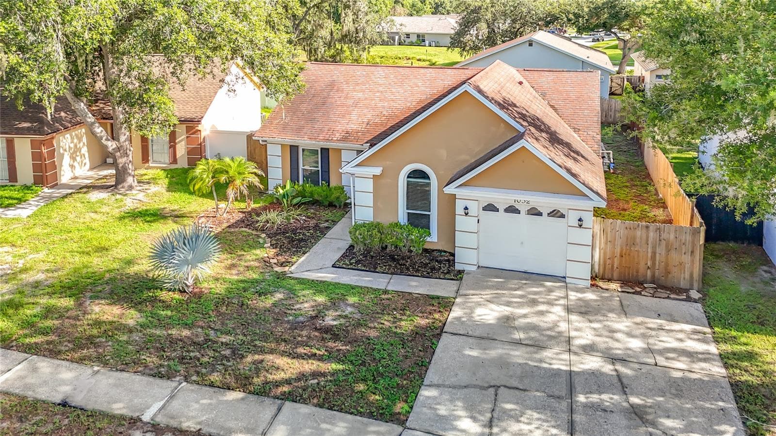 Single Family Residence at 1032 HARDWOOD DR, VALRICO, photo 3 of 60
