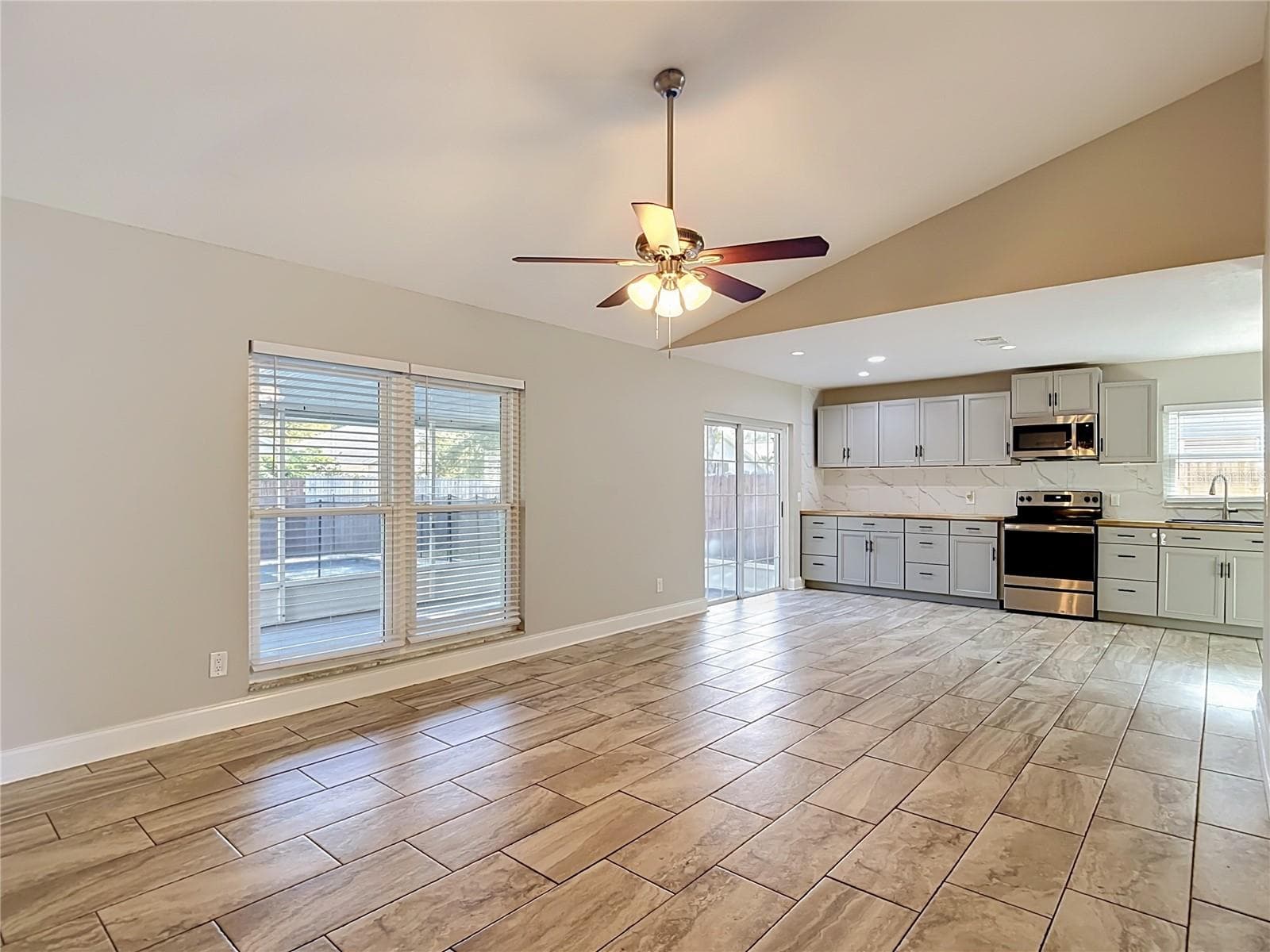 Single Family Residence at 1032 HARDWOOD DR, VALRICO, photo 8 of 60