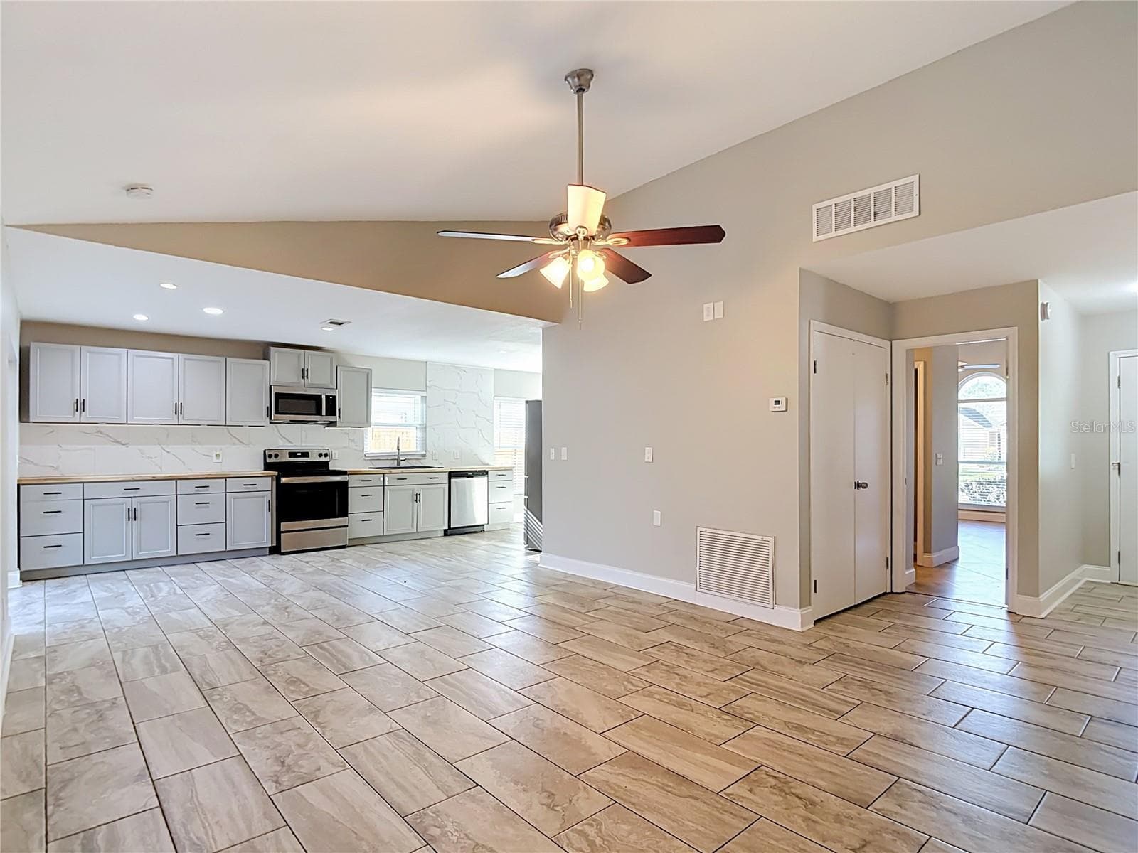 Single Family Residence at 1032 HARDWOOD DR, VALRICO, photo 9 of 60