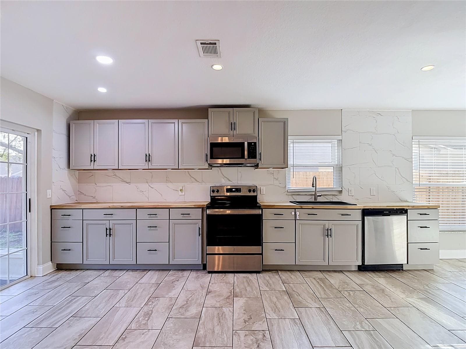 Single Family Residence at 1032 HARDWOOD DR, VALRICO, photo 13 of 60