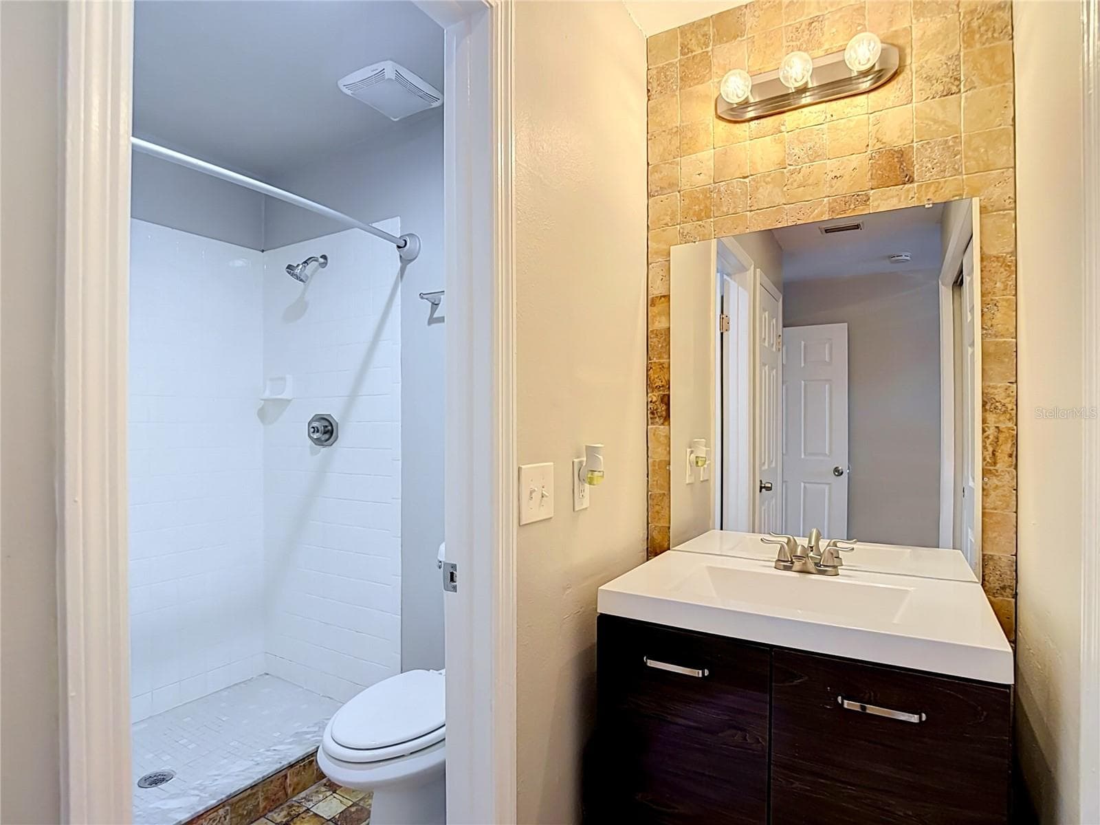 Single Family Residence at 1032 HARDWOOD DR, VALRICO, photo 24 of 60