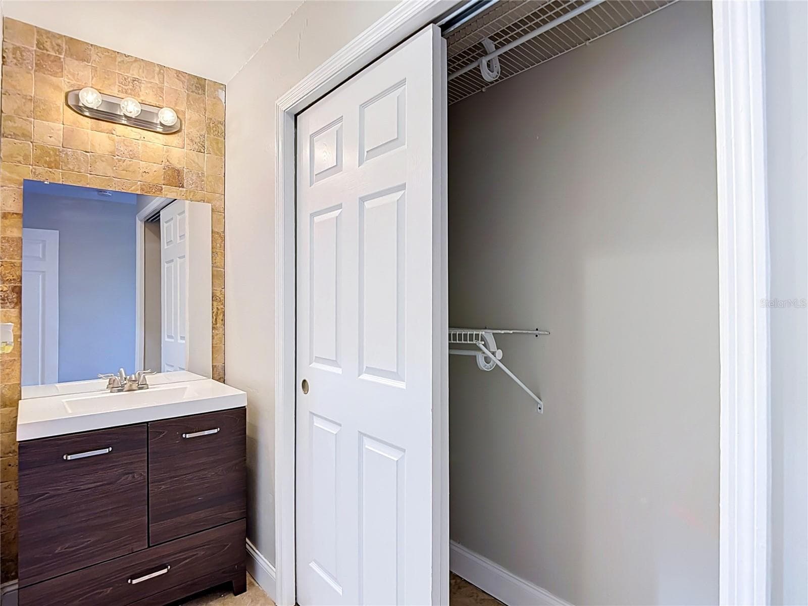 Single Family Residence at 1032 HARDWOOD DR, VALRICO, photo 25 of 60