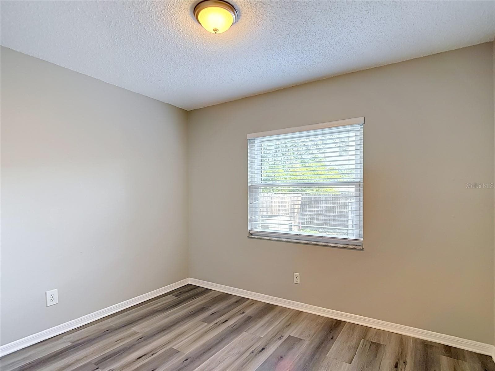 Single Family Residence at 1032 HARDWOOD DR, VALRICO, photo 33 of 60