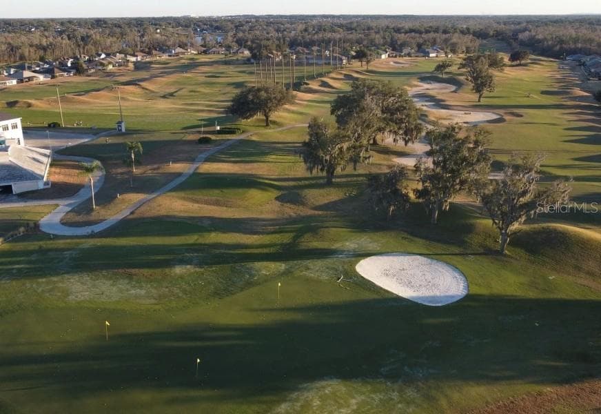 Tee off with friends at Huntington Hills - 3714 ROMA CT, PLANT CITY