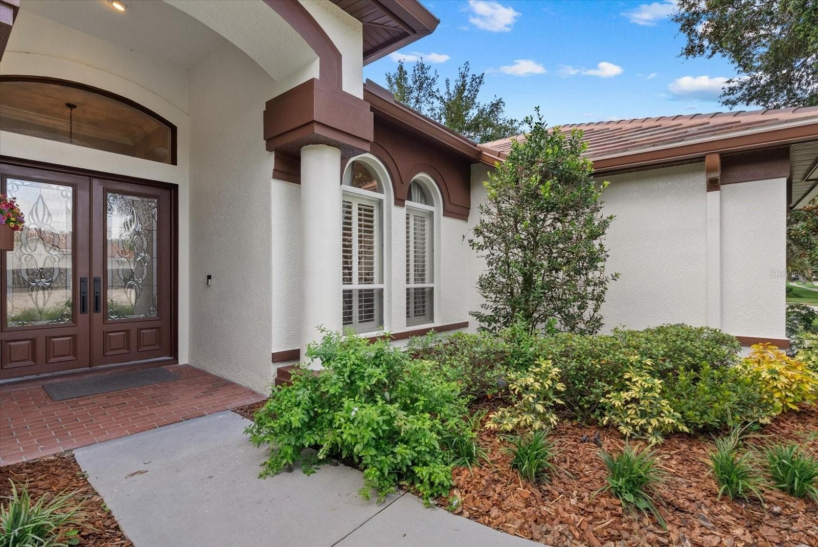Single Family Residence at 9145 HIGHLAND RIDGE WAY, TAMPA, photo 2 of 51