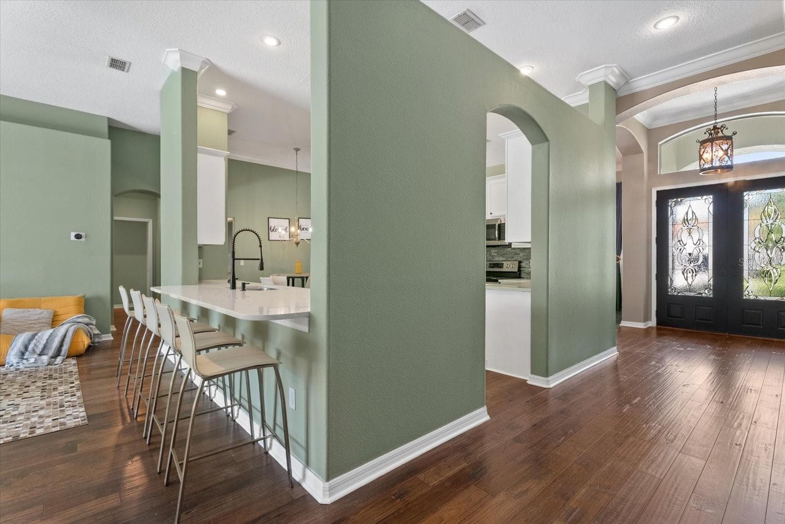 Single Family Residence at 9145 HIGHLAND RIDGE WAY, TAMPA, photo 7 of 51
