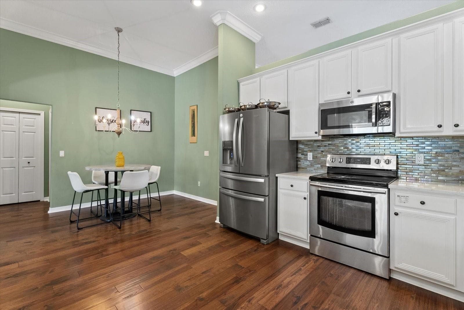 Single Family Residence at 9145 HIGHLAND RIDGE WAY, TAMPA, photo 11 of 51