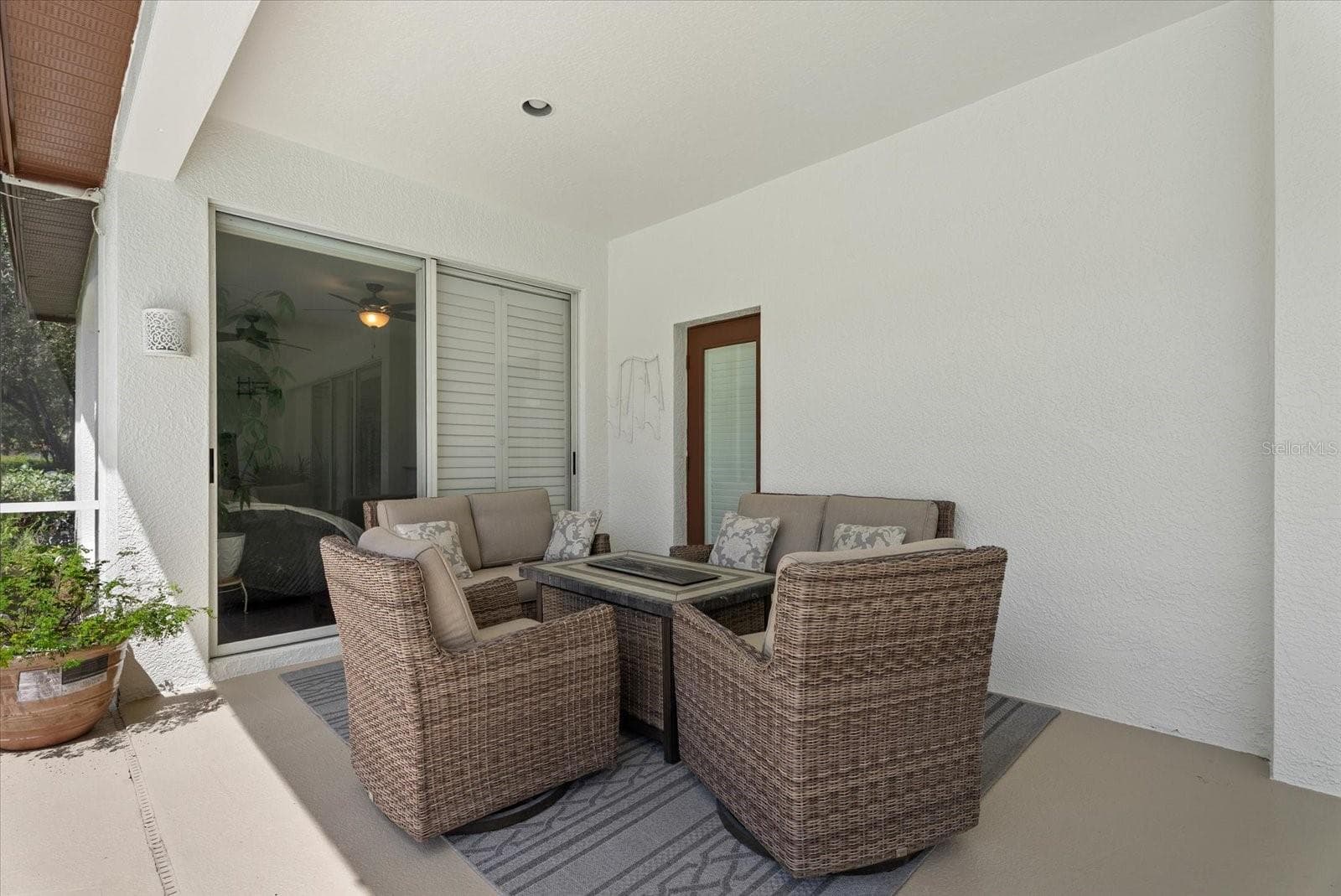 Single Family Residence at 9145 HIGHLAND RIDGE WAY, TAMPA, photo 30 of 51