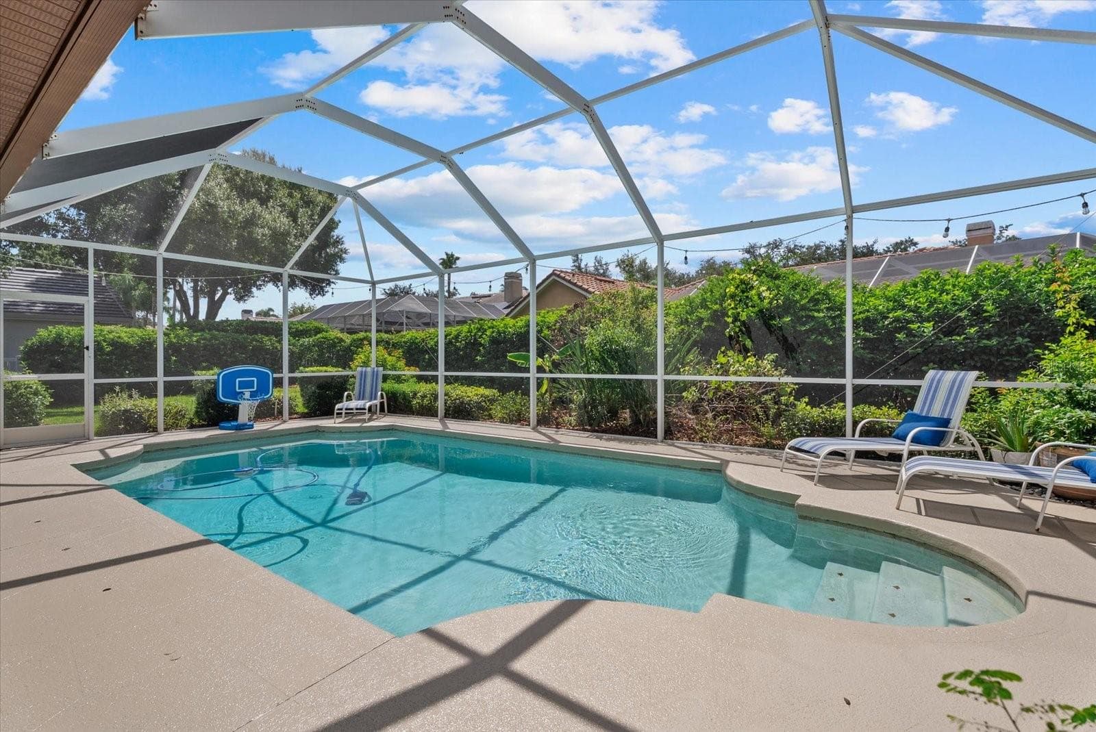Single Family Residence at 9145 HIGHLAND RIDGE WAY, TAMPA, photo 32 of 51