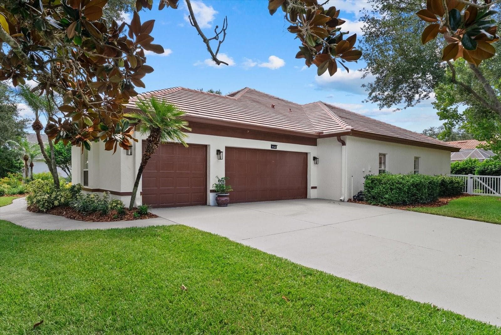 Single Family Residence at 9145 HIGHLAND RIDGE WAY, TAMPA, photo 35 of 51