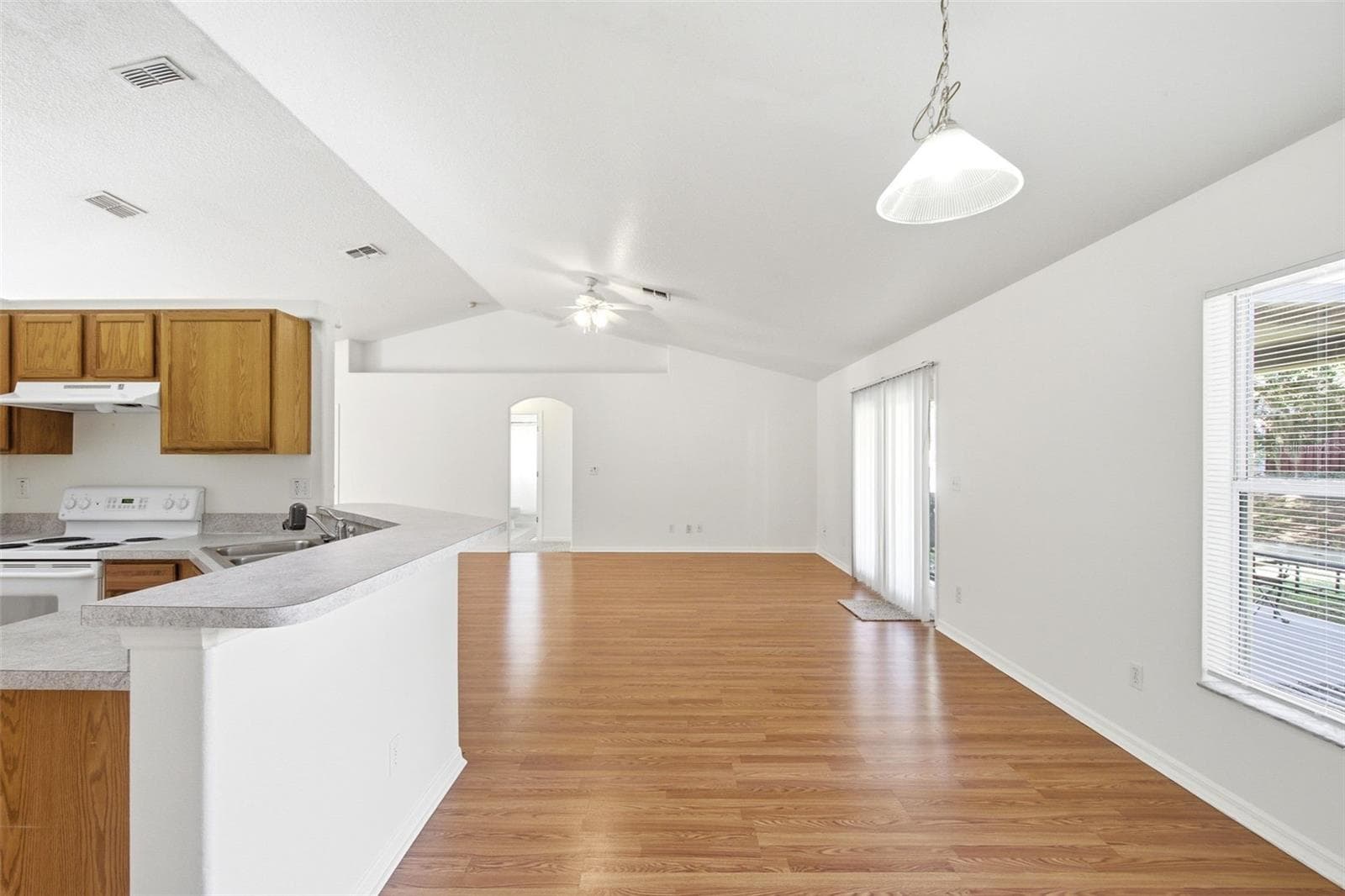 Single Family Residence at 10320 VISTA PINES LOOP, CLERMONT, photo 6 of 31