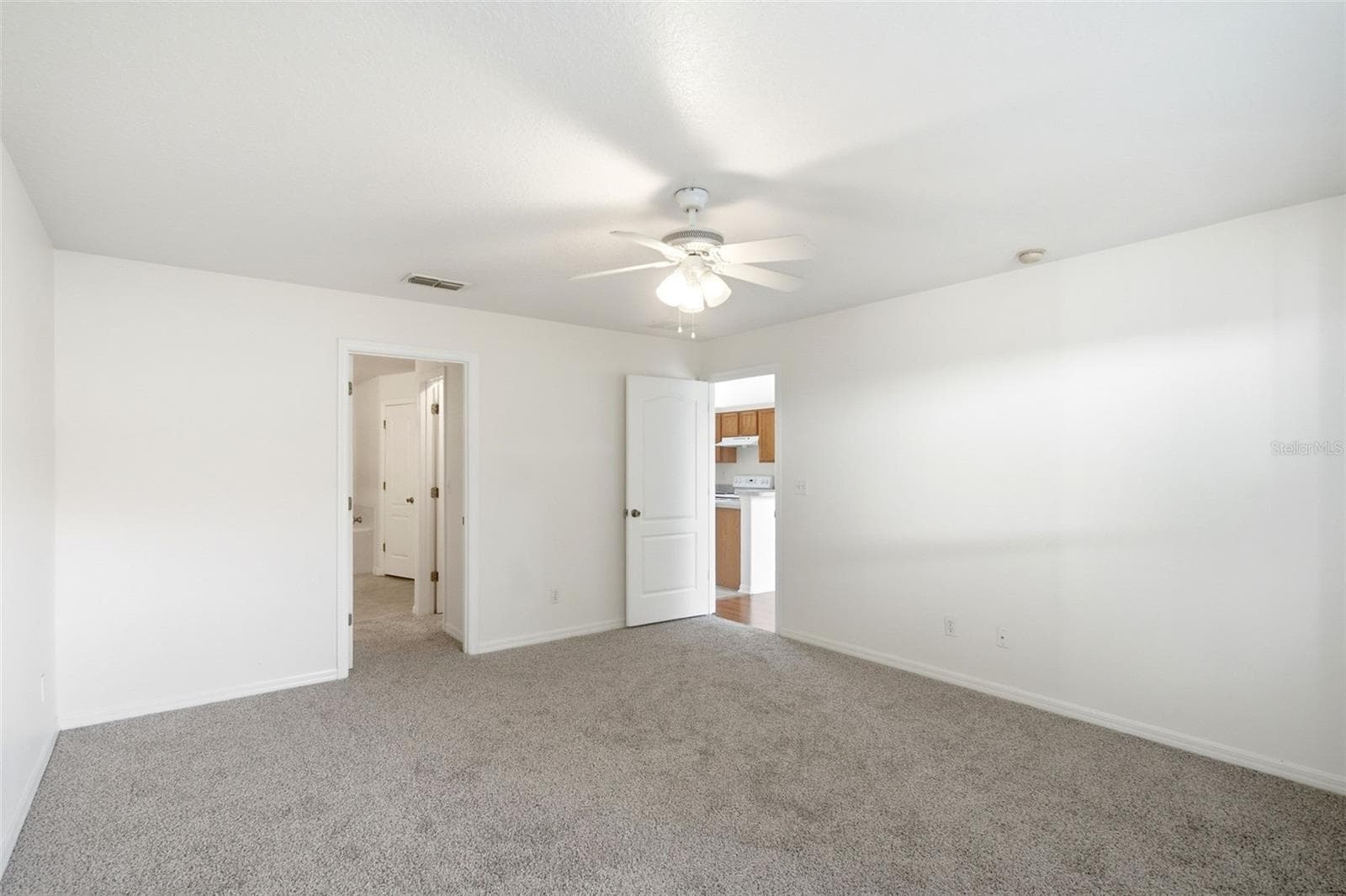 Single Family Residence at 10320 VISTA PINES LOOP, CLERMONT, photo 12 of 31