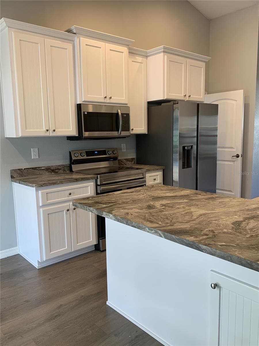 Single Family Residence at 11217 ROMAN ST, SPRING HILL, photo 6 of 17