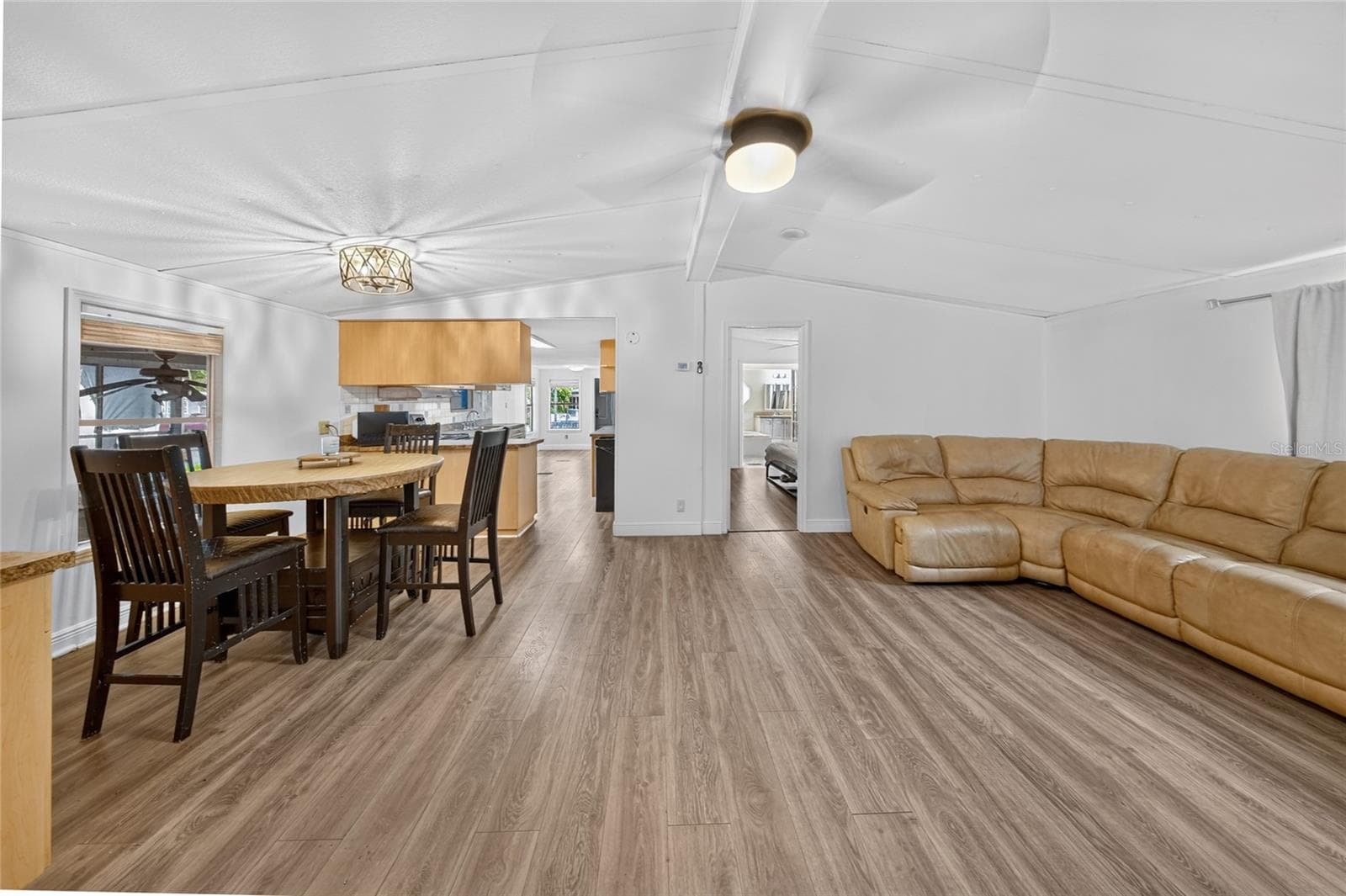 Manufactured Home at 21720 NW 8TH CT, PEMBROKE PINES, photo 5 of 30