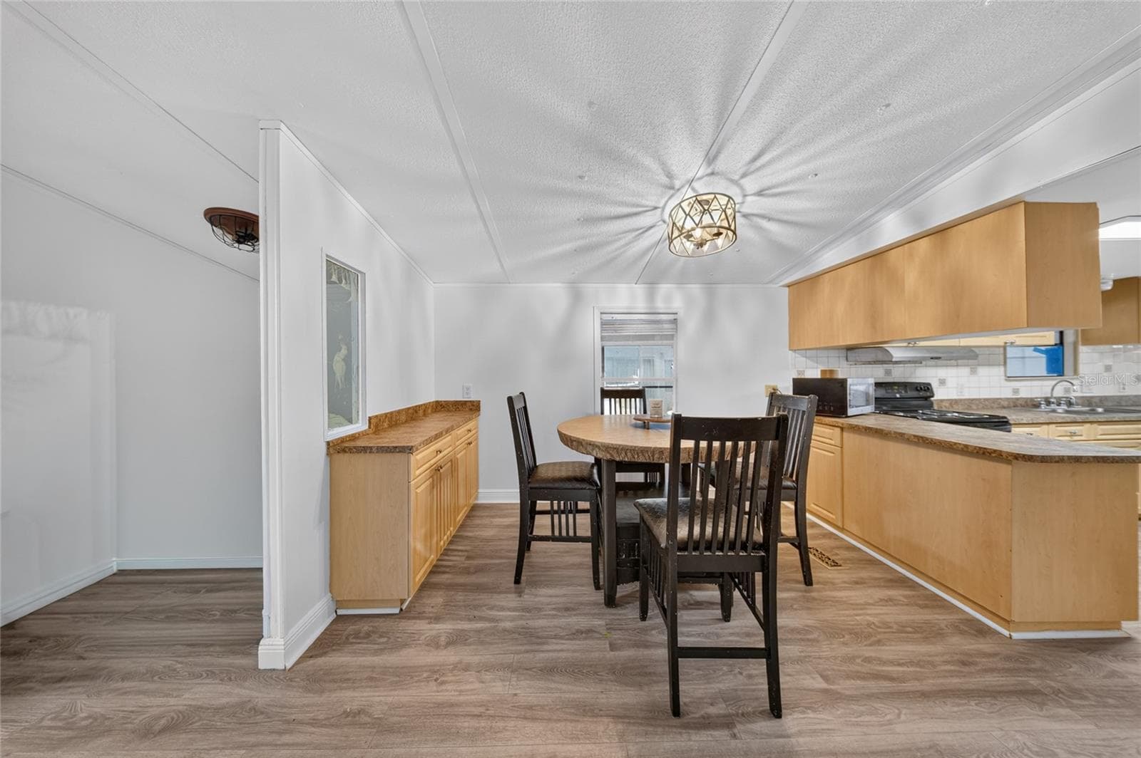 Manufactured Home at 21720 NW 8TH CT, PEMBROKE PINES, photo 9 of 30