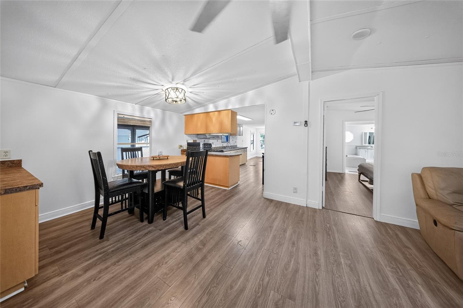 Manufactured Home at 21720 NW 8TH CT, PEMBROKE PINES, photo 12 of 30