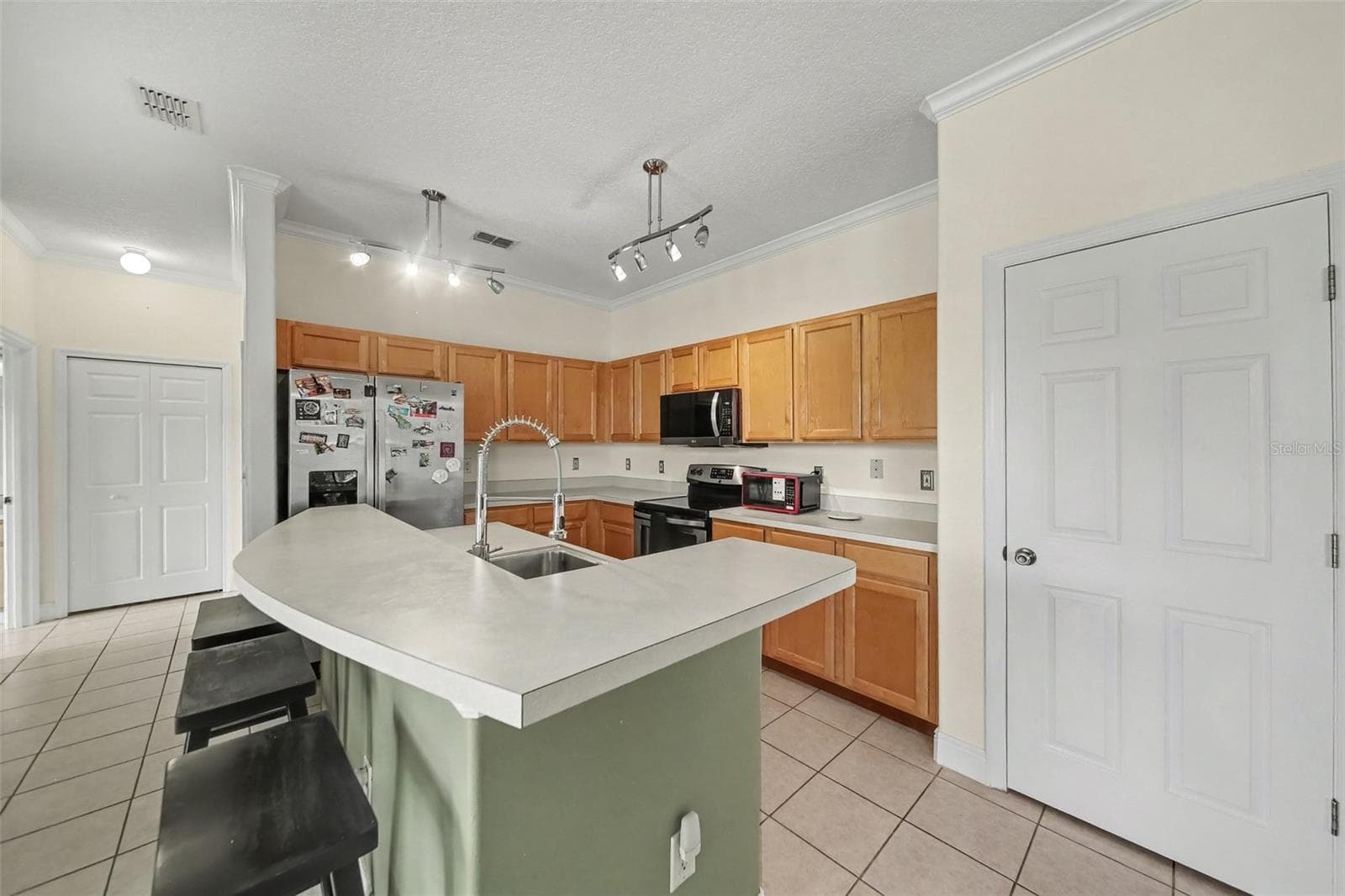 Single Family Residence at 246 BRIGHTVIEW DR, LAKE MARY, photo 14 of 33