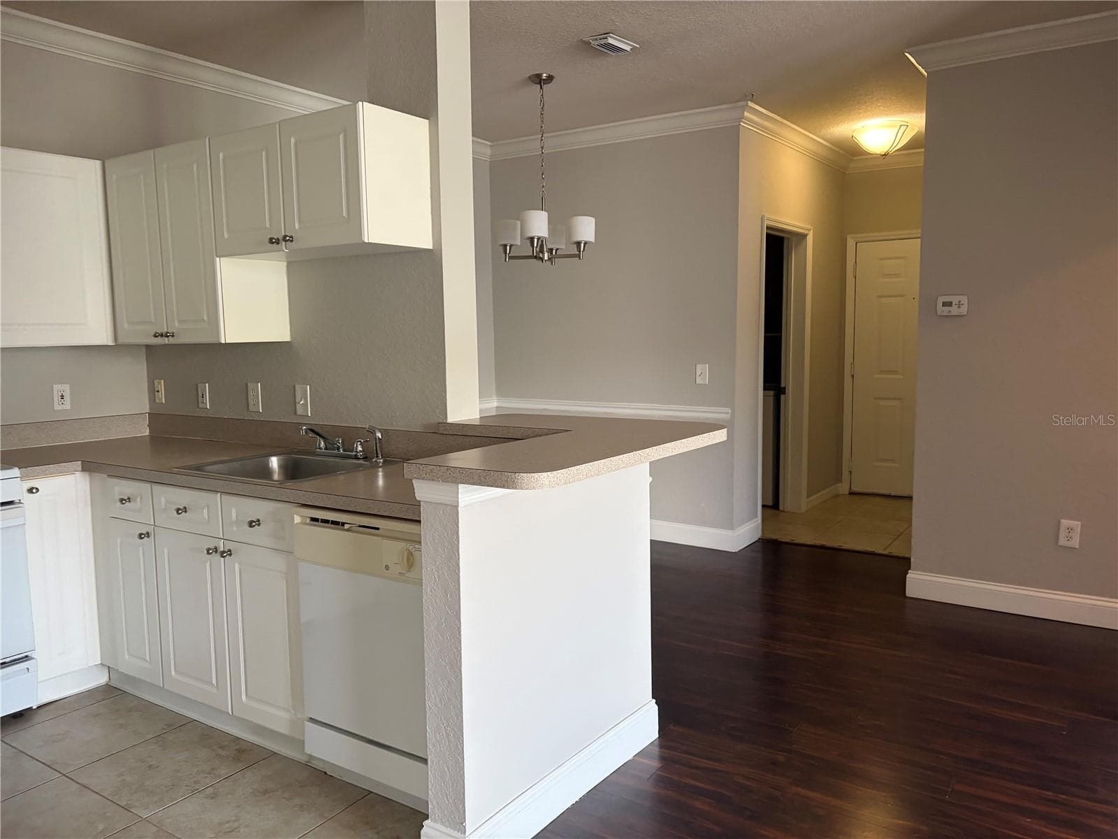 Condominium at 3325 S KIRKMAN RD #423, ORLANDO, photo 5 of 22