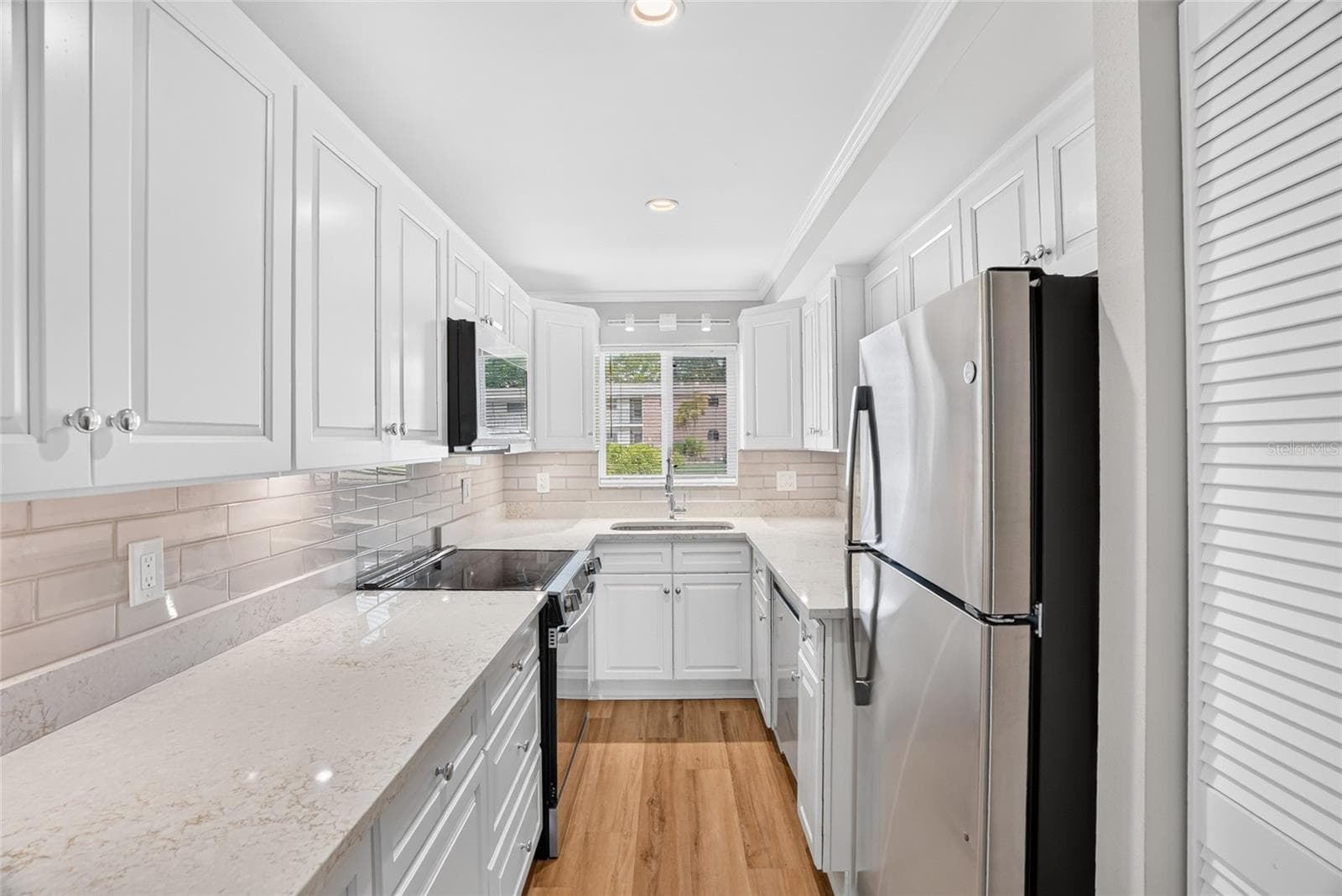 Condominium at 4570 OVERLOOK DR NE #175, ST PETERSBURG, photo 4 of 44