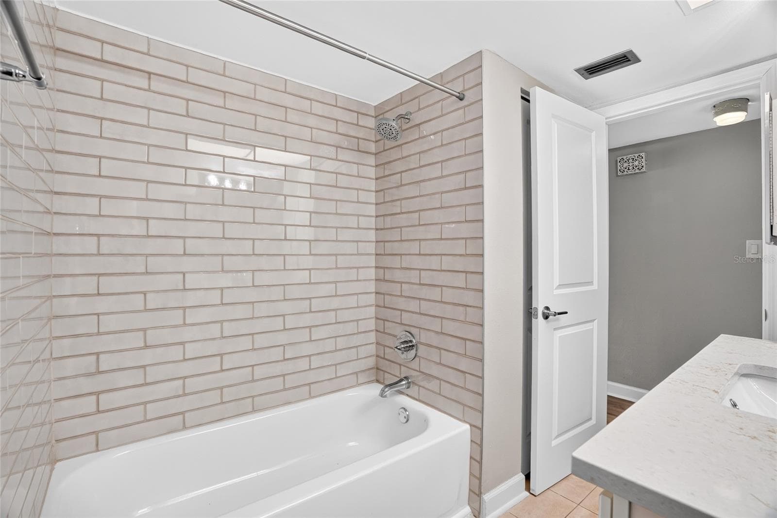 Condominium at 4570 OVERLOOK DR NE #175, ST PETERSBURG, photo 8 of 44