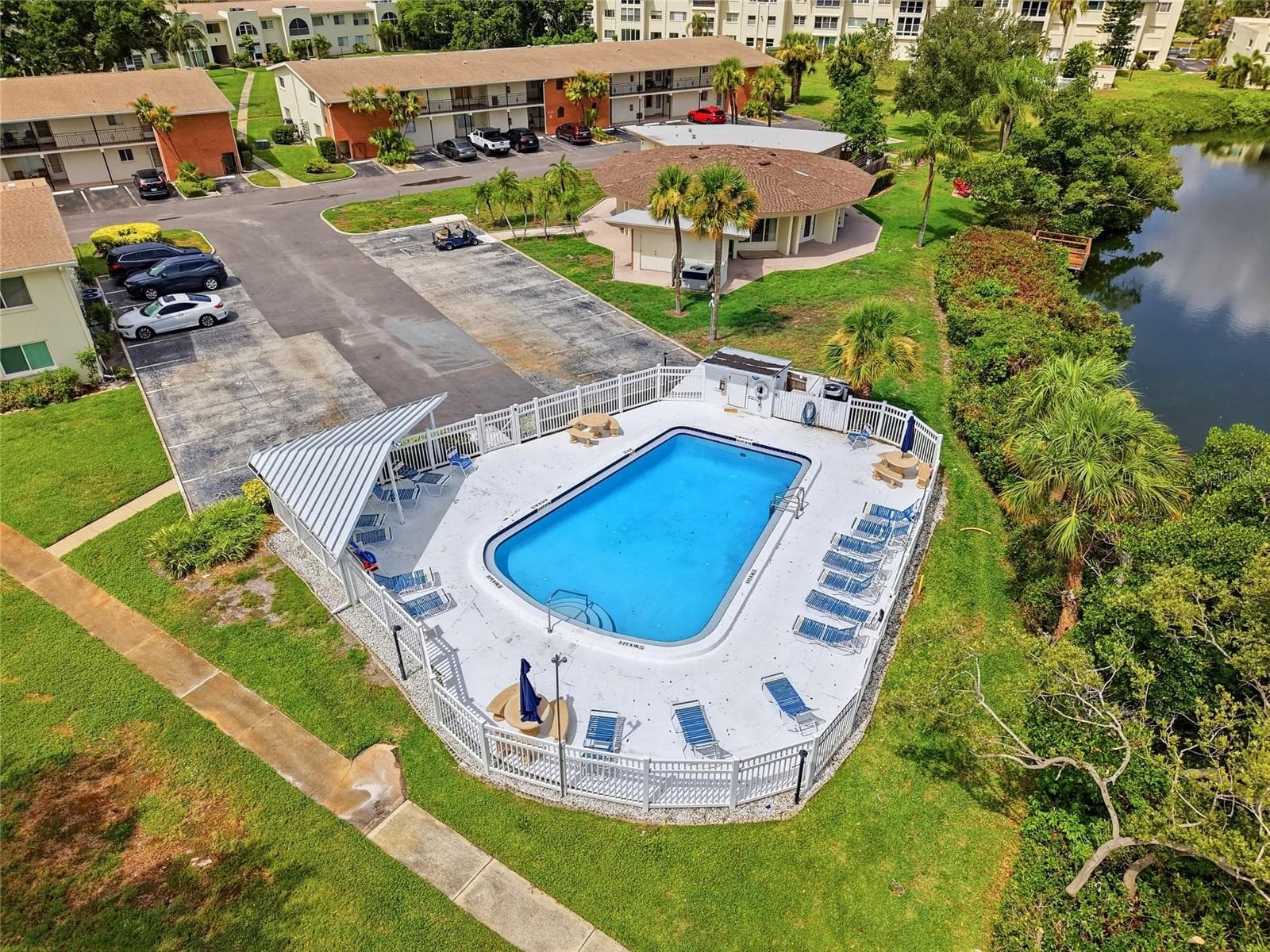 Condominium at 4570 OVERLOOK DR NE #175, ST PETERSBURG, photo 28 of 44