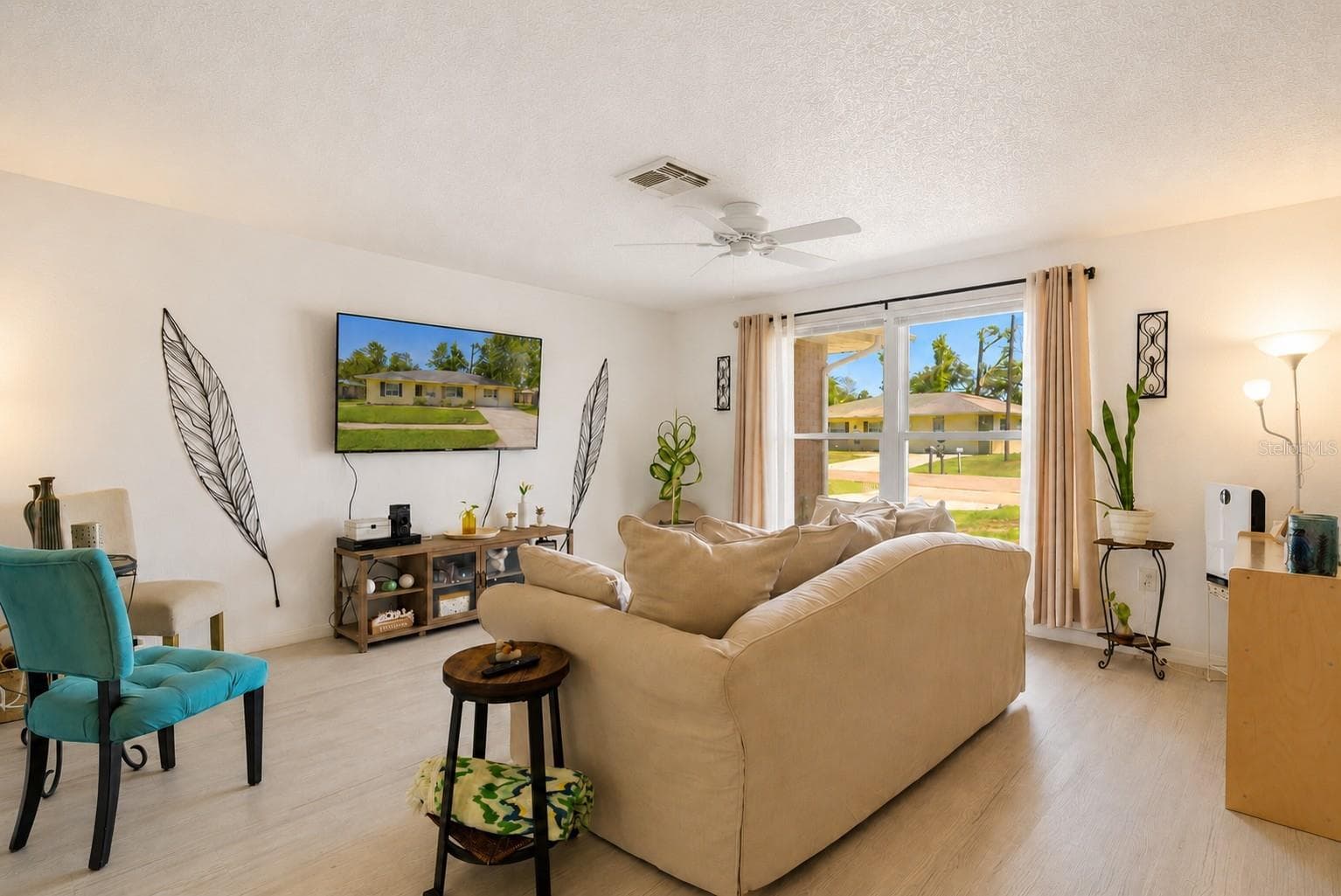 Living Room - 1495 BISHOP RD, SPRING HILL
