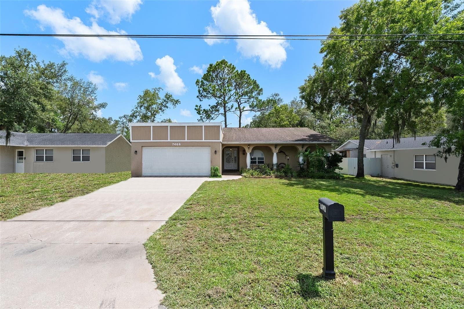 Single Family Residence at 7466 APACHE TRL, SPRING HILL, photo 3 of 50