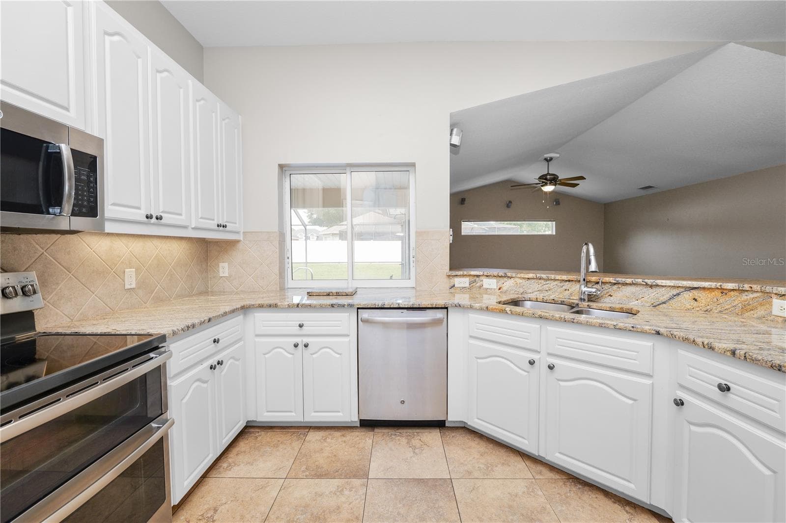 Single Family Residence at 3333 HAWKS RIDGE DR, LAKELAND, photo 15 of 69