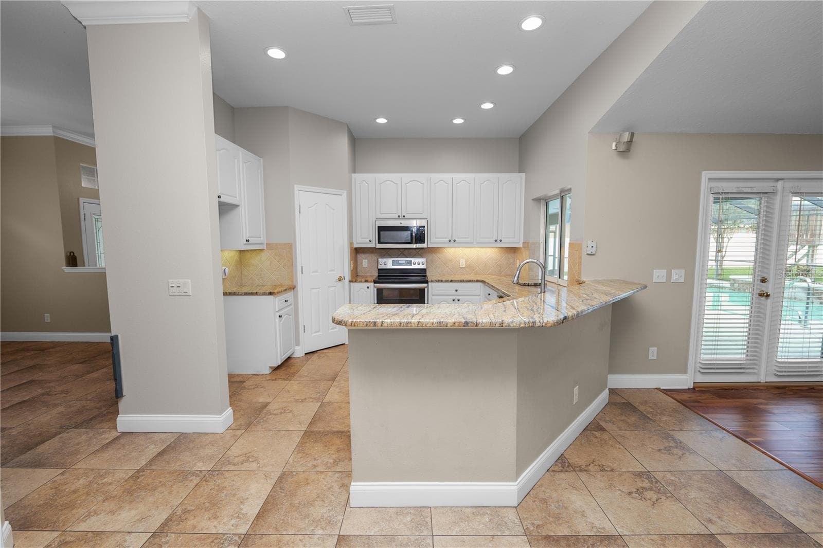 Single Family Residence at 3333 HAWKS RIDGE DR, LAKELAND, photo 16 of 69