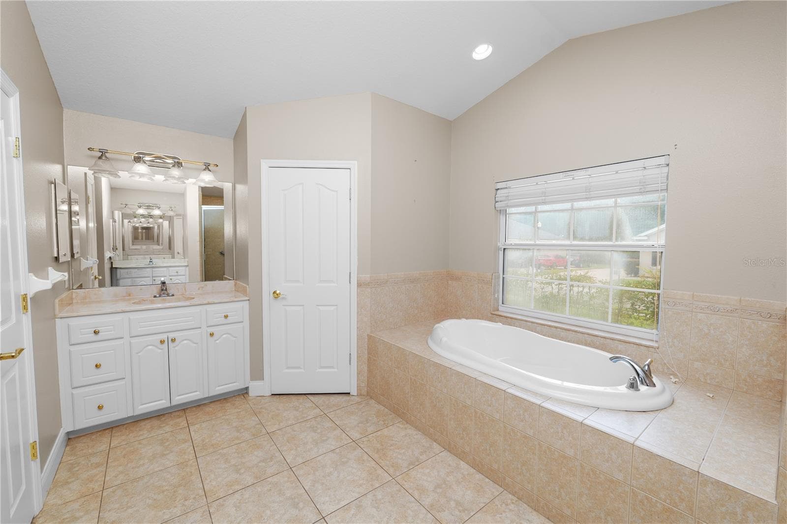 Single Family Residence at 3333 HAWKS RIDGE DR, LAKELAND, photo 30 of 69