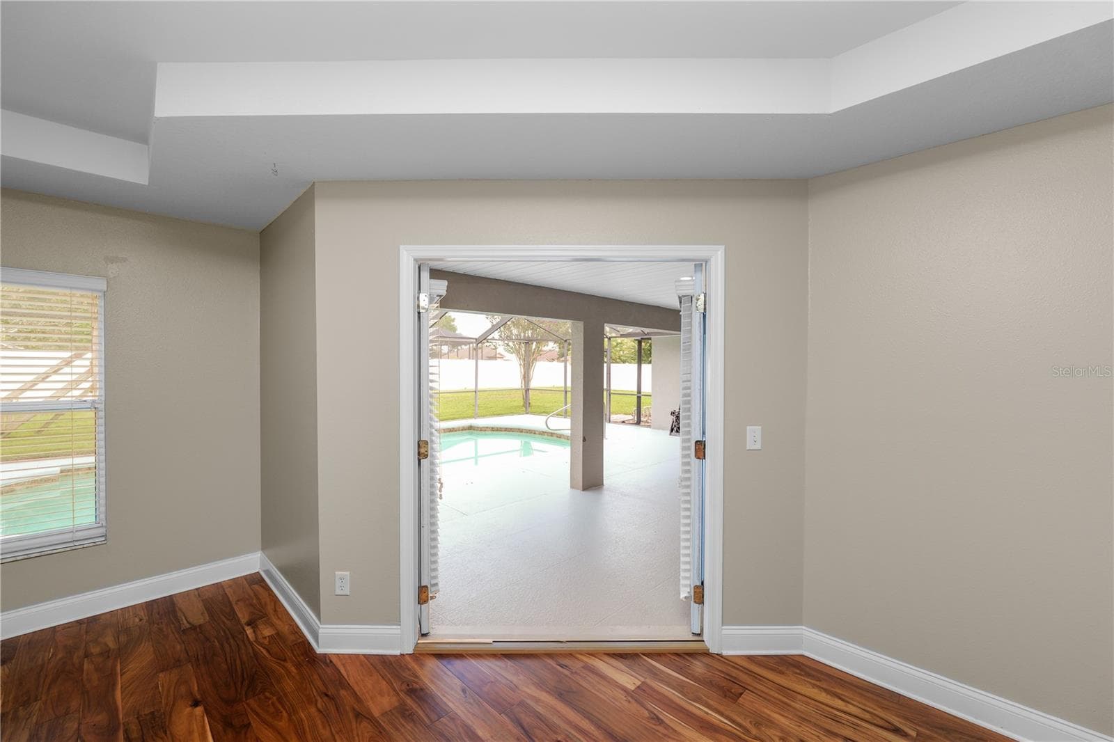 Half bath with access to Lanai and pool - 3333 HAWKS RIDGE DR, LAKELAND