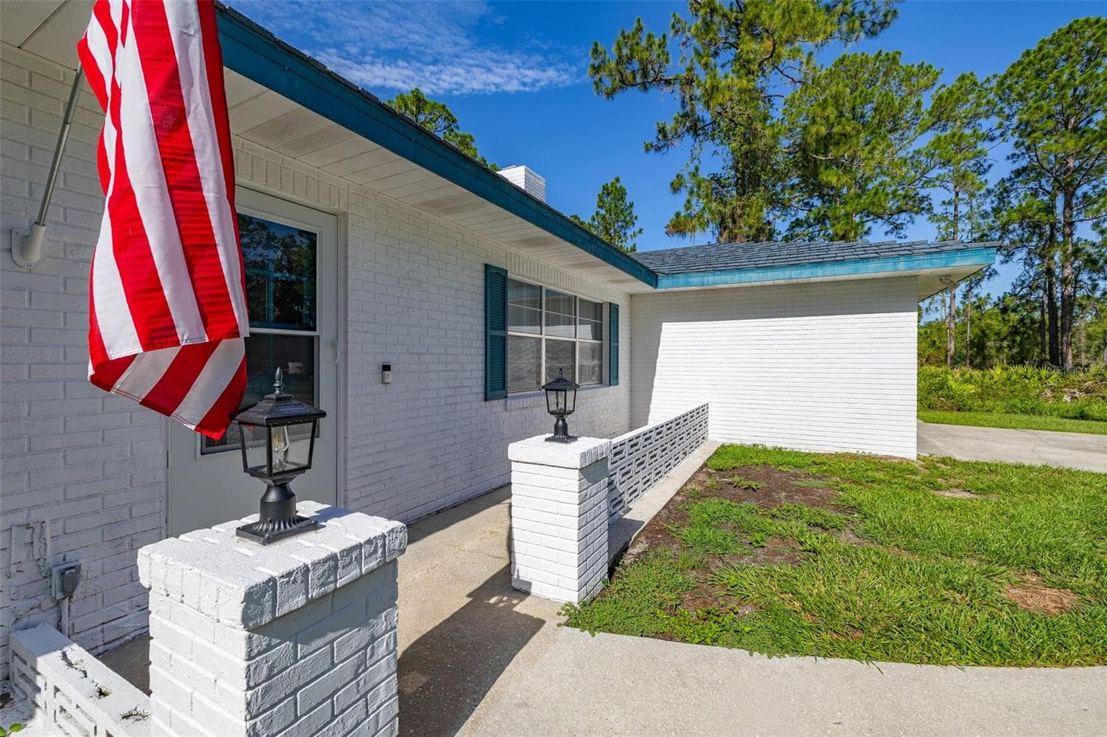 Single Family Residence at 3931 GAILLARDIA DR, INDIAN LAKE ESTATES, photo 4 of 93