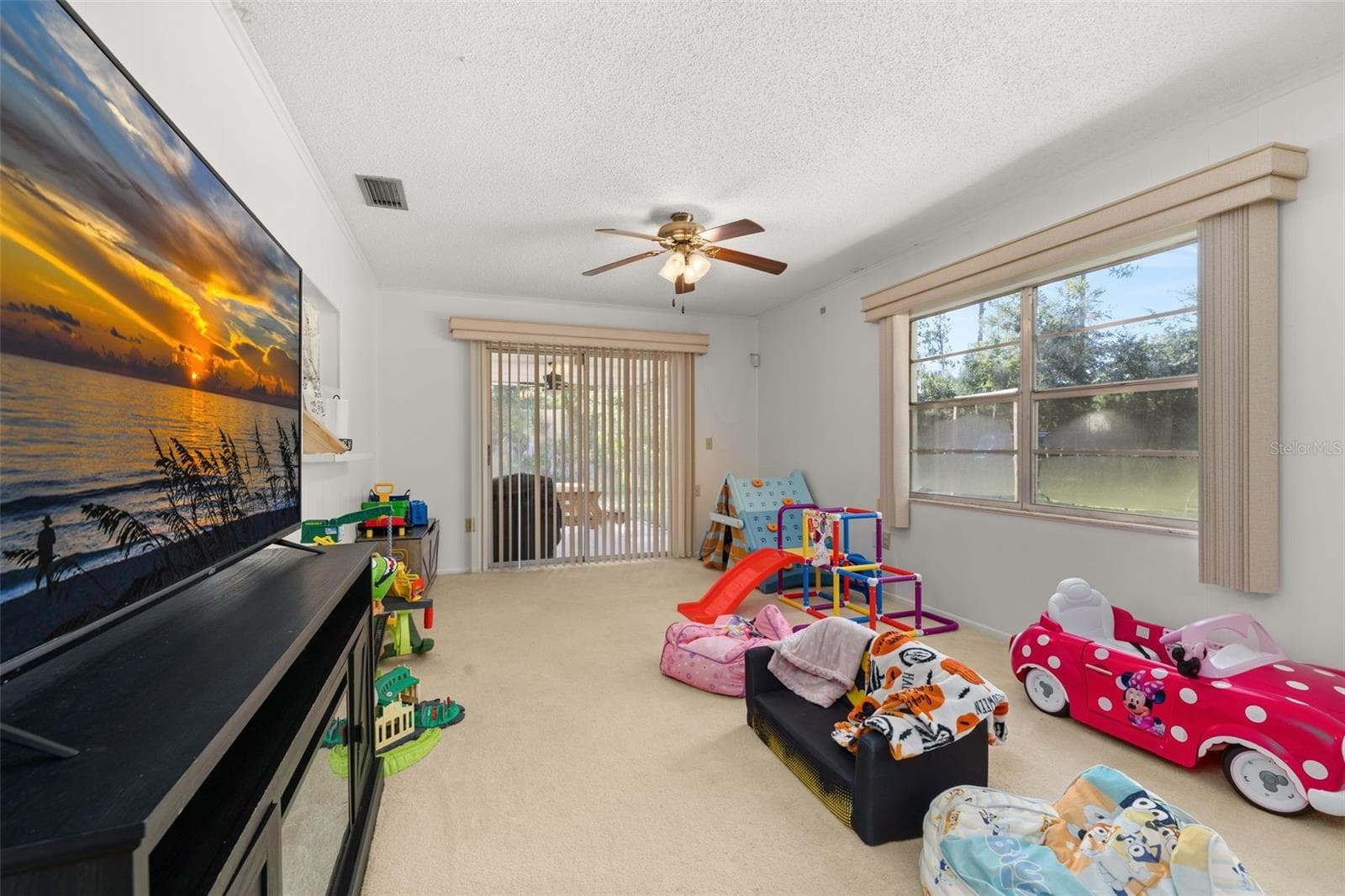 Single Family Residence at 3931 GAILLARDIA DR, INDIAN LAKE ESTATES, photo 19 of 93