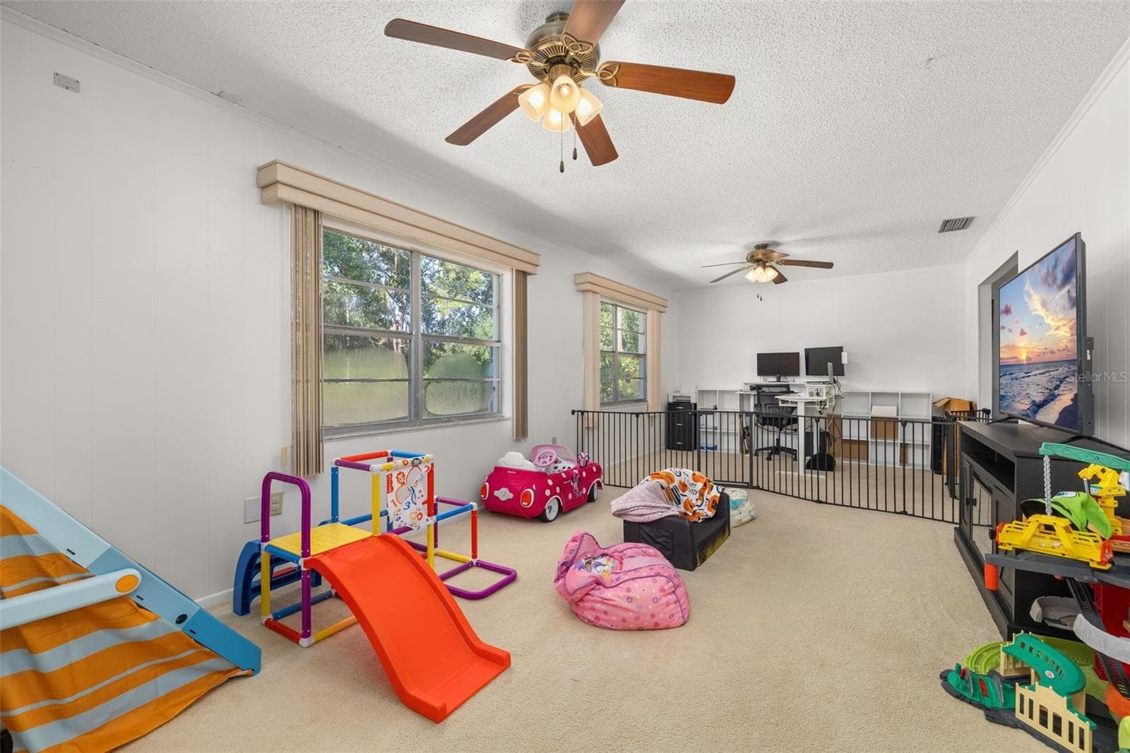 Single Family Residence at 3931 GAILLARDIA DR, INDIAN LAKE ESTATES, photo 21 of 93