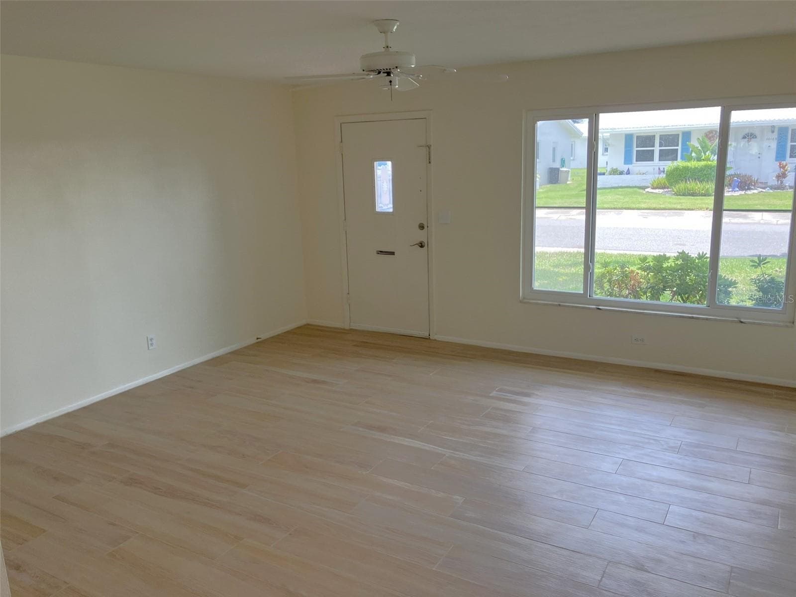 Living Room - 10186 45TH WAY N, PINELLAS PARK