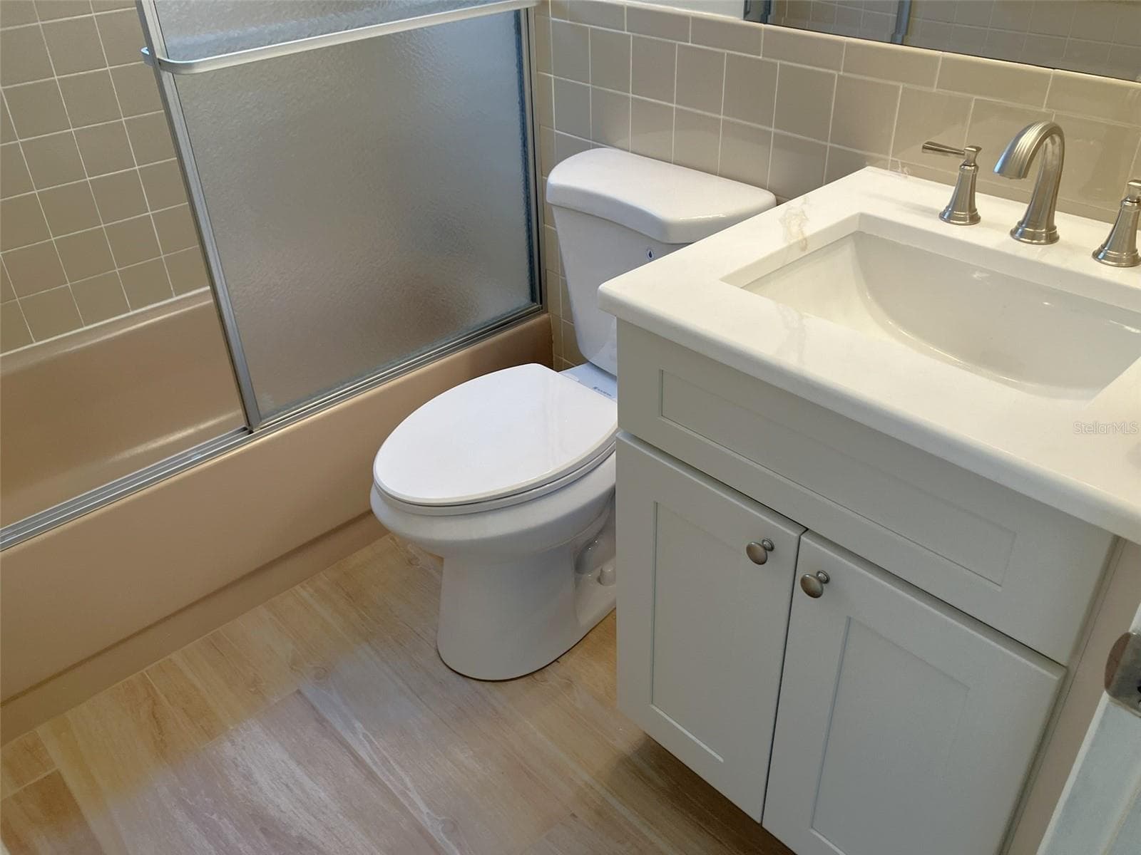 Hall Bath - 10186 45TH WAY N, PINELLAS PARK