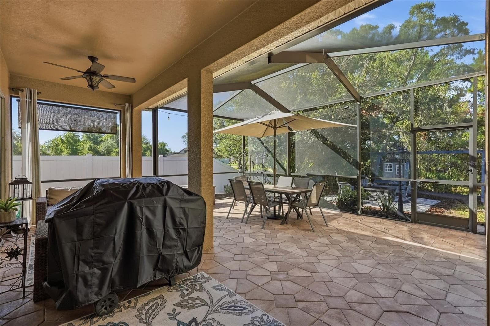 Large screened lanai - 12903 DRAKEFIELD DR, SPRING HILL