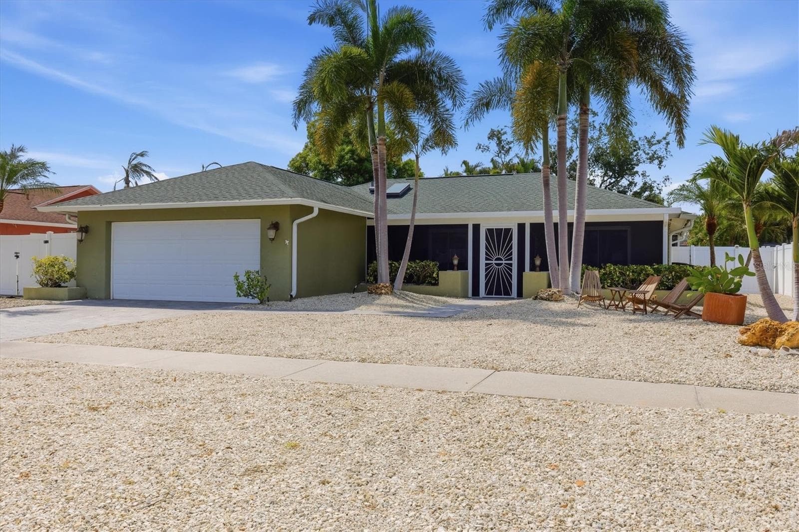 1833 OAK VIEW DR