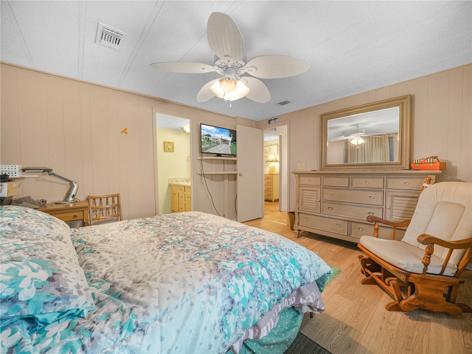 Manufactured Home at 1632 FOXWAY DR, LAKELAND, photo 13 of 27