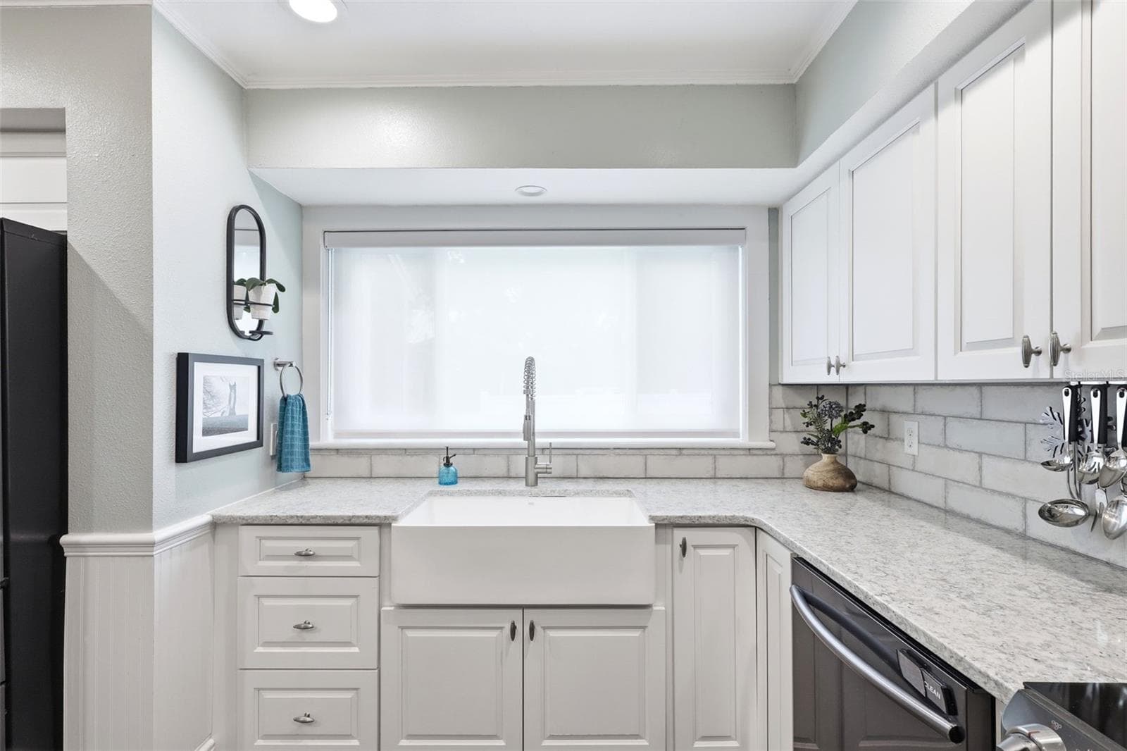 The kitchen was beautifully updated in 2025. - 47 DAVIS AVE, UMATILLA