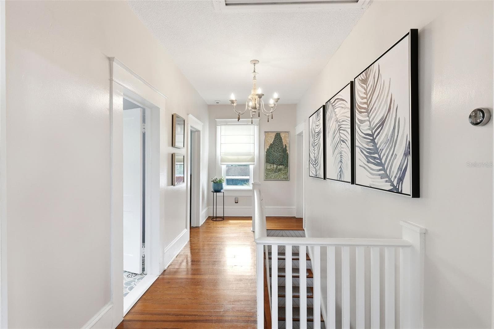 Upstairs entryway - 47 DAVIS AVE, UMATILLA