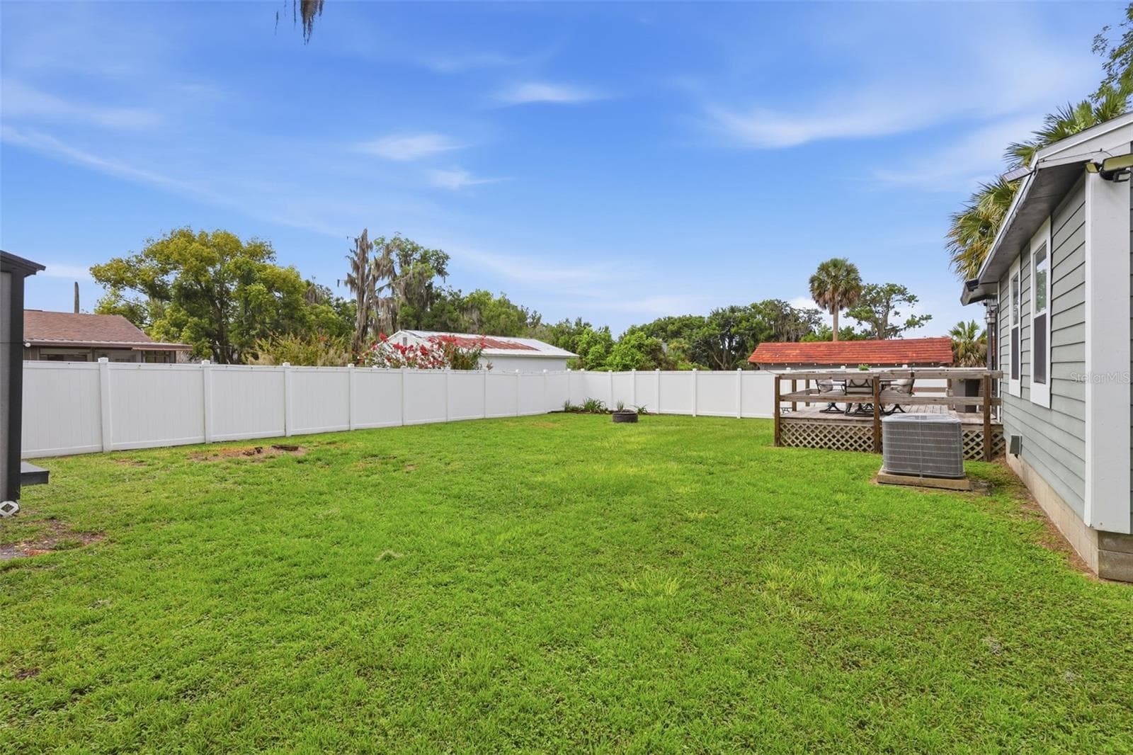 Backyard - 47 DAVIS AVE, UMATILLA