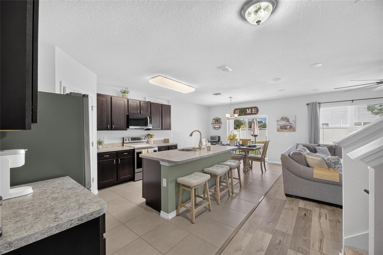 Kitchen - 8115 HARWICH PORT LN, GIBSONTON