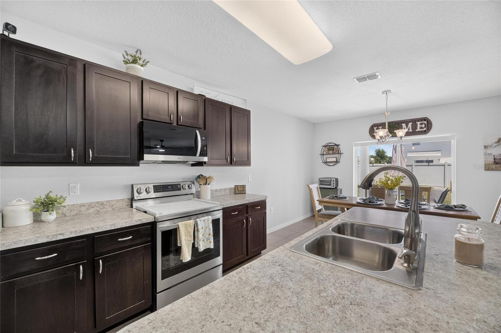 Kitchen - 8115 HARWICH PORT LN, GIBSONTON