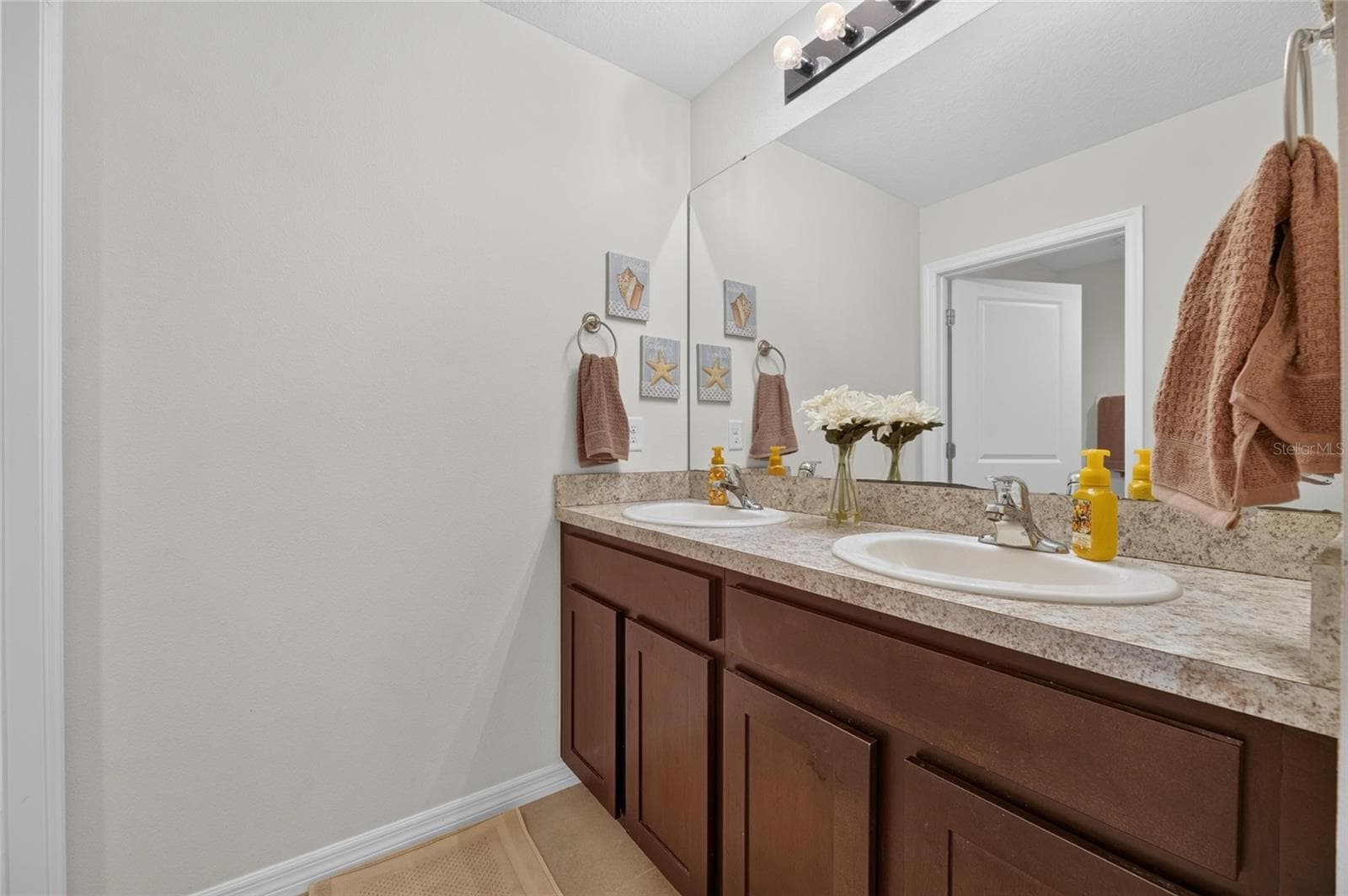 3rd Bathroom - 8115 HARWICH PORT LN, GIBSONTON