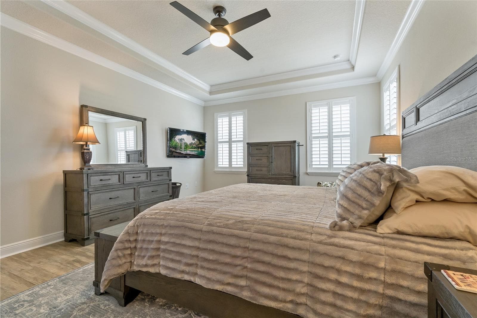 Beautiful Primary Suite! - 597 OZONA VILLAGE DR, PALM HARBOR